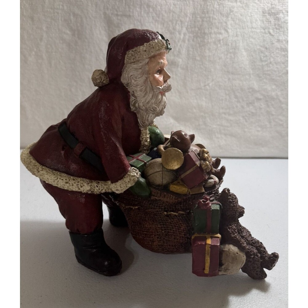 VTG Resin Santa/Father Christmas Figurine Carrying Sack Of‎ Toy